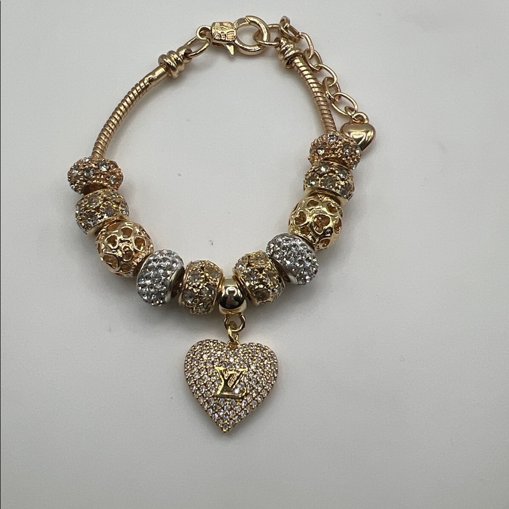1463. 🆕 Gold and Crystal Heart Charm Bracelet 7” - 9”
